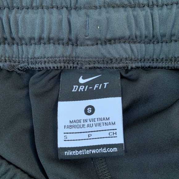 Nike dri fit shorts - Picture 3 of 3